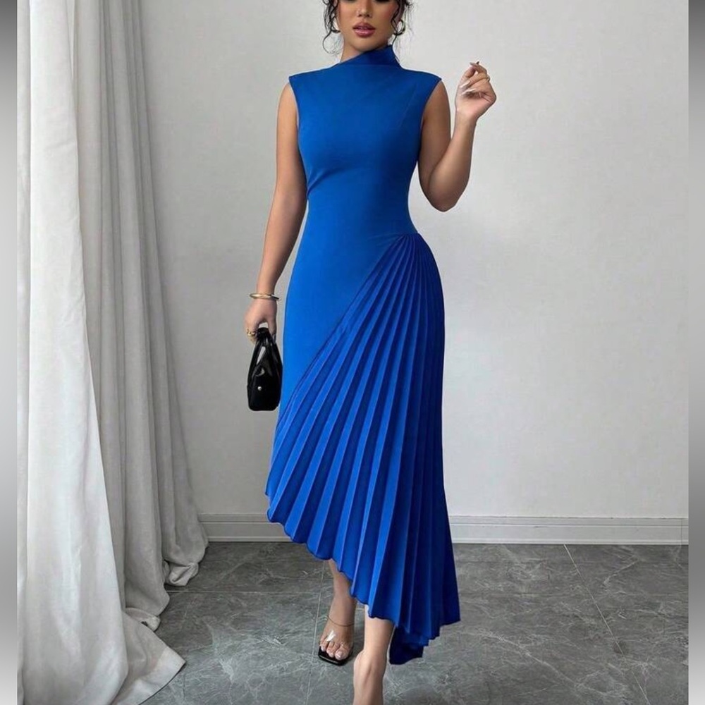 Luxe asymmetrical pleated collar sheath dress - Picture 6 of 6